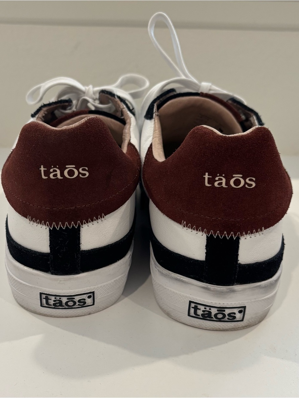 Taos 'Pop Soul' Leather & Suede Sneakers - Size 10 - Picture 5 of 10